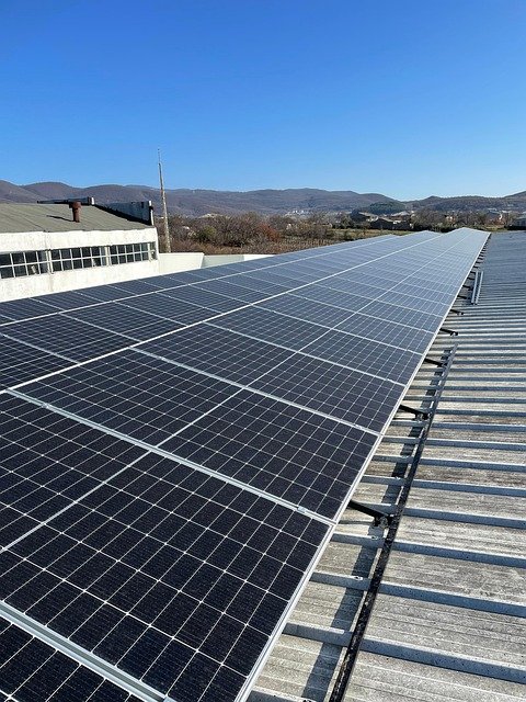 Transform your office with efficient commercial solar panels